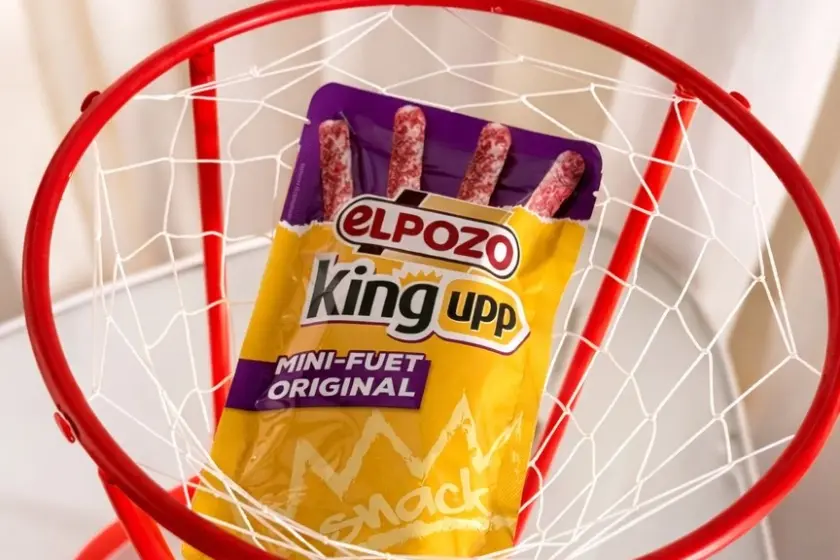 Snack ElPozo King Upp en cesta de baloncesto para ver el Valencia Basket en cuartos de Euroliga