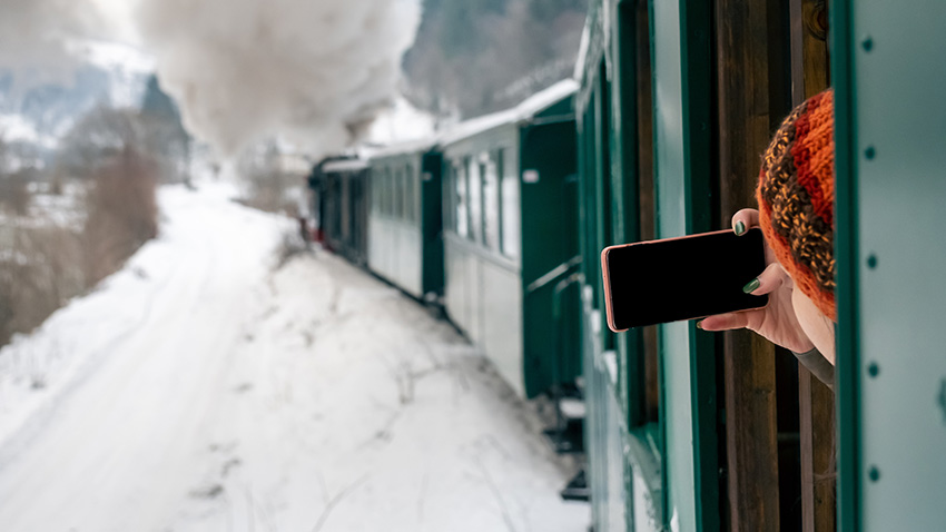 Viajando en Interrail en paisaje nevado